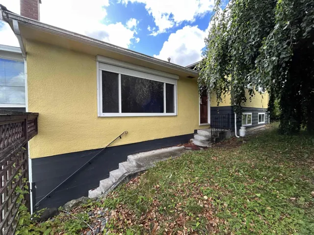 9678 PRINCESS DRIVE, Surrey, British Columbia V3V2T4