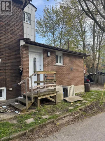 61 WATERLOO DRIVE, Kitchener, Ontario N2H3V1