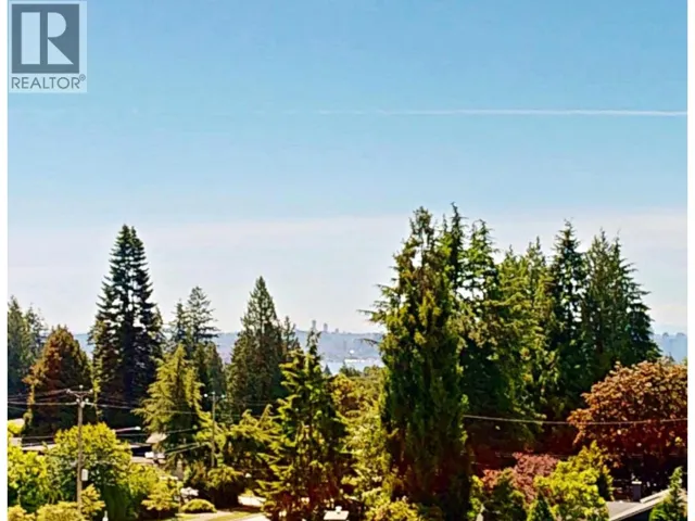402 650 EVERGREEN PLACE, North Vancouver, British Columbia V7N0A5