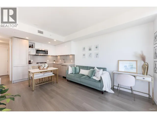 807 618 CARNARVON STREET, New Westminster, British Columbia V3M0N9