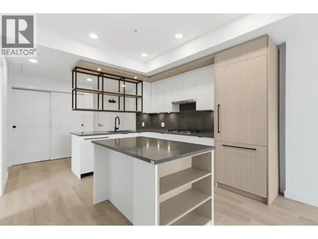 202 2268 E BROADWAY, Vancouver, British Columbia V5N0L2