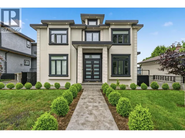 8348 12TH AVENUE, Burnaby, British Columbia V3N2L6