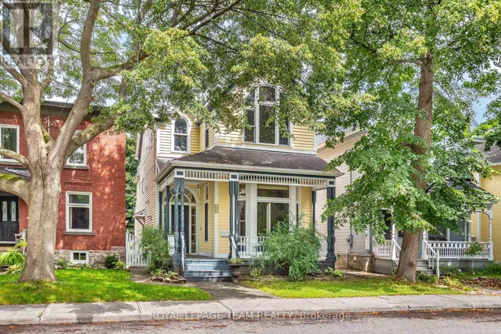 108 STANLEY AVENUE, Ottawa, Ontario K1M1N9