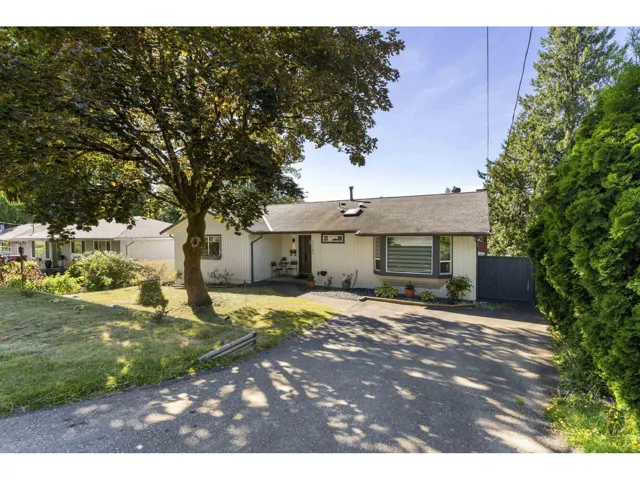 11399 S LOUGHREN DRIVE, Surrey, British Columbia V3R4Z5