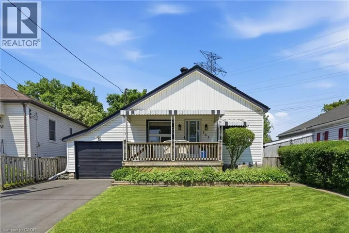 757 BURGESS Avenue, Hamilton, Ontario L8H6J5