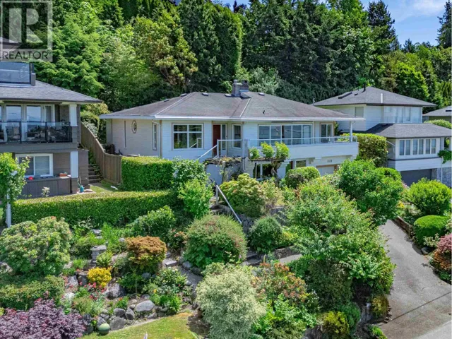 870 LEYLAND STREET, West Vancouver, British Columbia V7T2L4