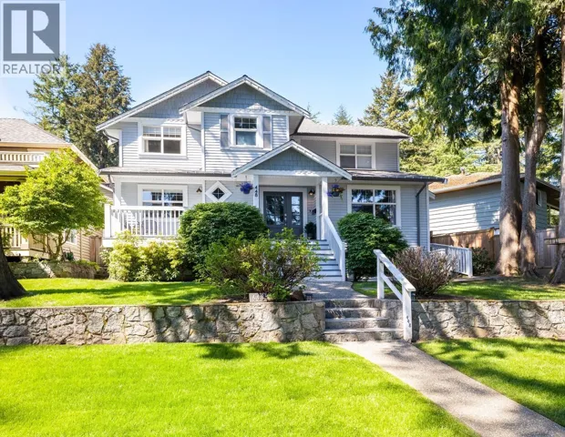 448 BRAND STREET, North Vancouver, British Columbia V7N1G1