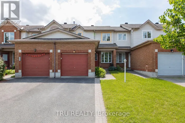135 MARGRAVE AVENUE, Ottawa, Ontario K1T3X8