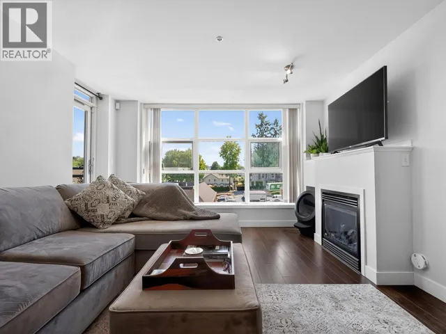 411 3255 SMITH AVENUE, Burnaby, British Columbia V5G0B5