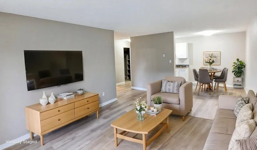 210 14831 104 AVENUE, Surrey, British Columbia V3R1M5