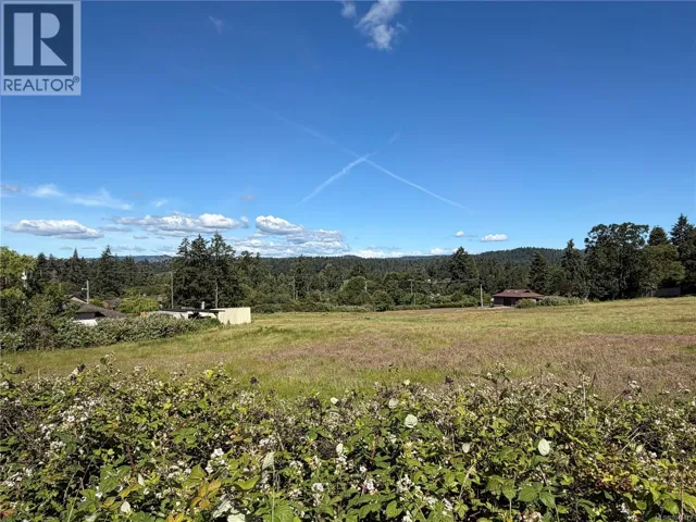 3876 Holland Ave, Saanich, British Columbia V8Z5K3