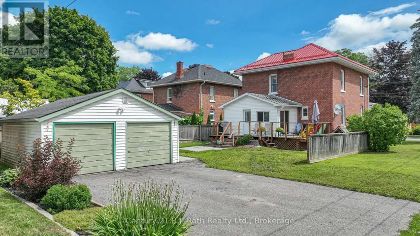 33 SUSSEX STREET S, Kawartha Lakes (Lindsay), Ontario K9V3E7