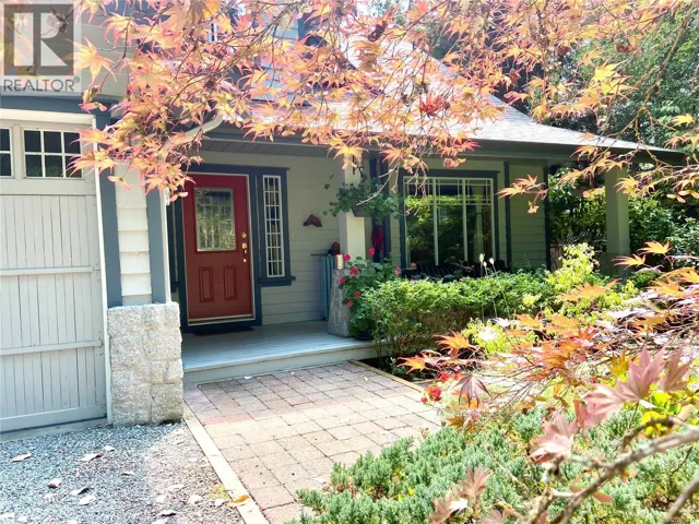 627 Downey Rd, North Saanich, British Columbia V8L5M6