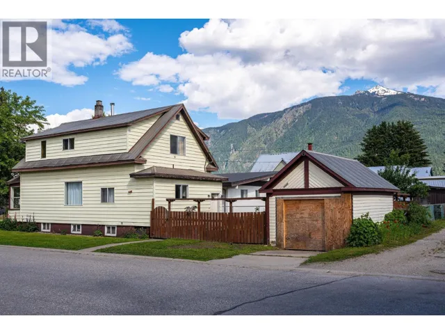 301 Third Street E, Revelstoke, British Columbia V0E2S0