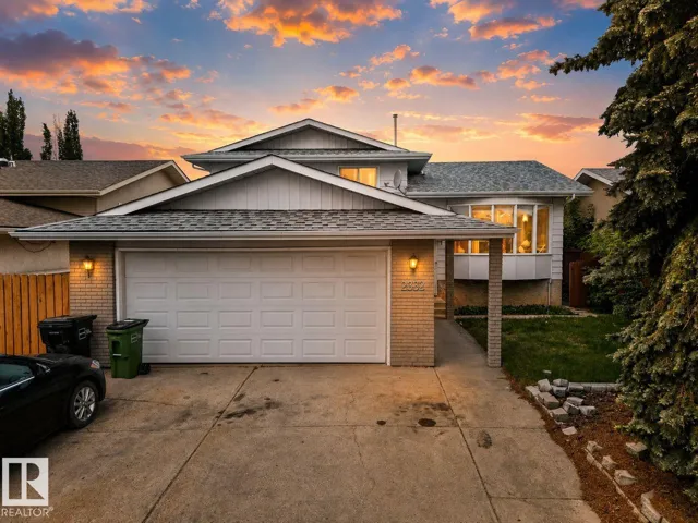 2832 35 ST NW, Edmonton, Alberta T6L3Y4