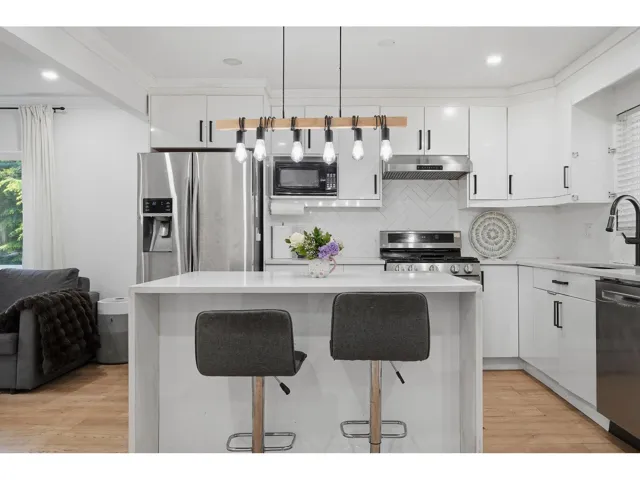 8581 152 STREET, Surrey, British Columbia V3S3M9