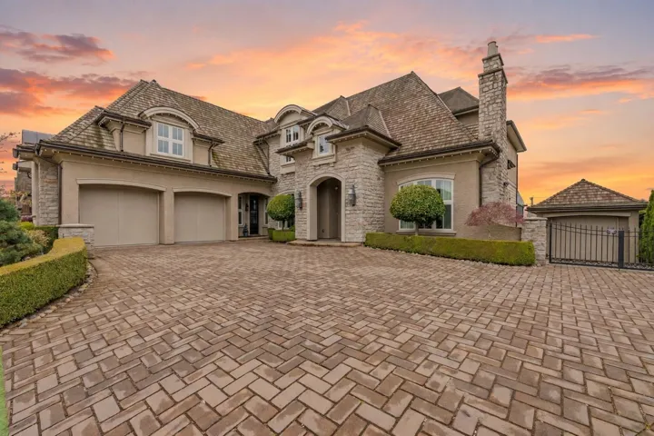 15957 39A AVENUE, Surrey, British Columbia V3Z0Y3