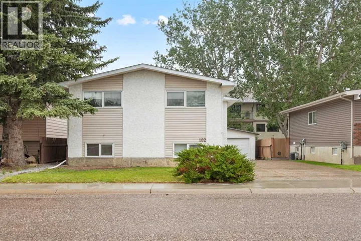 182 Oxford Road W, Lethbridge, Alberta T1K4V4