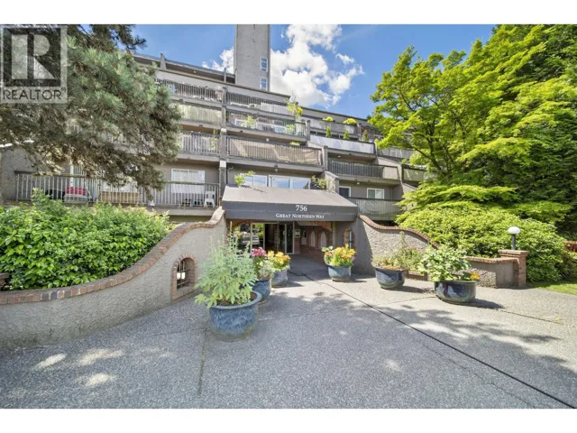 606 756 GREAT NORTHERN WAY, Vancouver, British Columbia V5T1E4