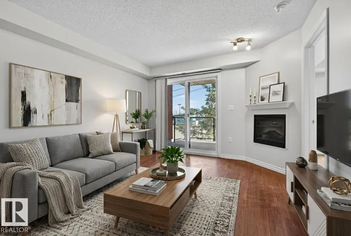 #210 10118 106 AV NW, Edmonton, Alberta T5H0B8