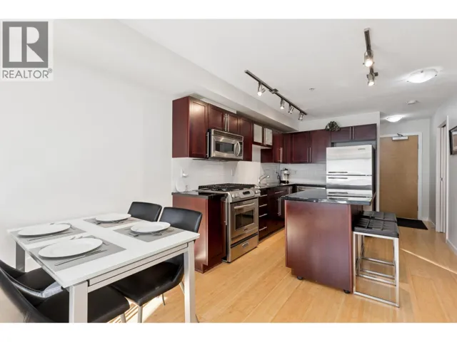 311 122 E 3RD STREET, North Vancouver, British Columbia V7L1E6