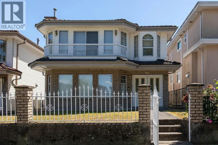 4368 PANDORA STREET, Burnaby, British Columbia V5C2B7