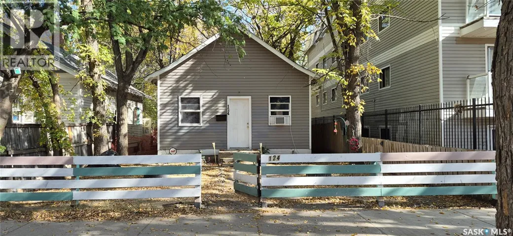 124 O AVENUE S, Saskatoon, Saskatchewan S7M2R5