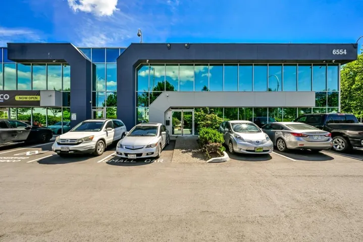101 6554 176 STREET, Surrey, British Columbia V3S4G5