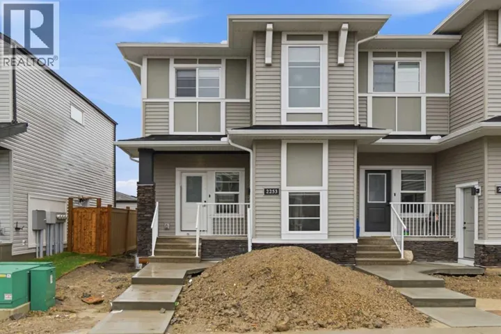 2253 Bayview Drive SW, Airdrie, Alberta T4B5N3