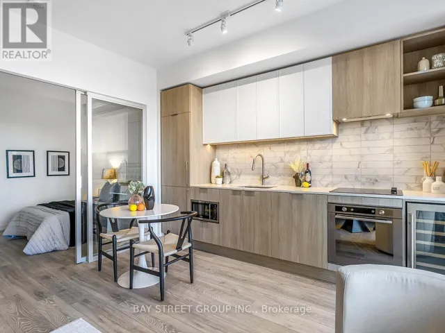 1908 - 2020 BATHURST STREET, Toronto (Humewood-Cedarvale), Ontario M5P0A6
