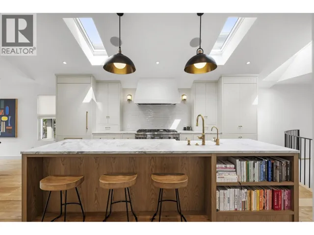 653 W 18TH AVENUE, Vancouver, British Columbia V5Z1V9