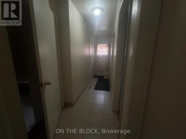 33 HARRINGTON CRESCENT, Toronto (Bayview Woods-Steeles), Ontario M2M2Y6