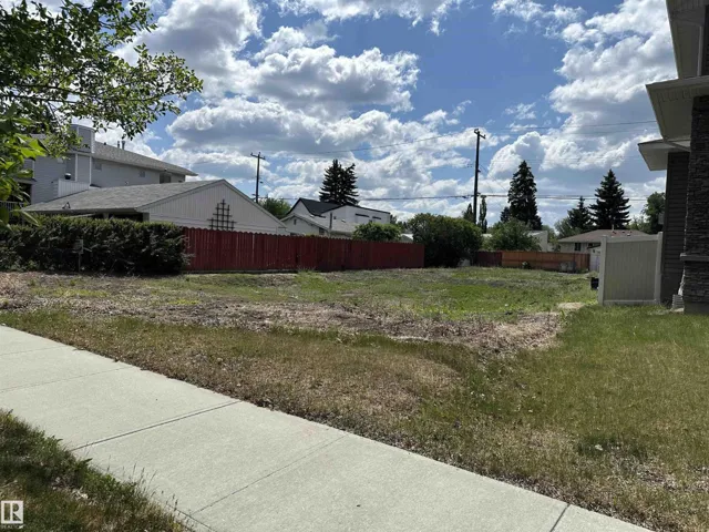 8527 77 AV NW, Edmonton, Alberta T6C0L5