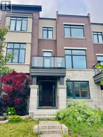 95 CARRVILLE WOODS CIRCLE, Vaughan (Patterson), Ontario L6A1S2