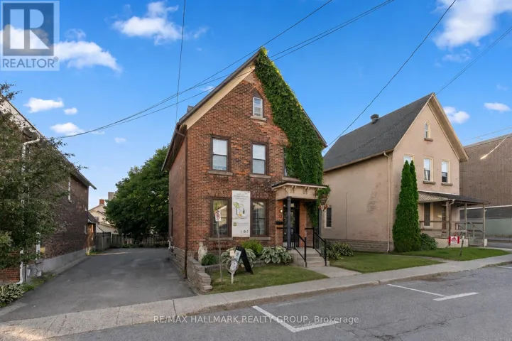 32 ST. ANDREW STREET, Brockville, Ontario K6V4X4