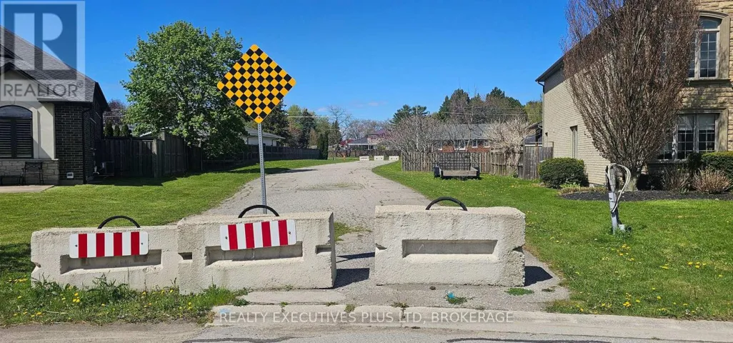 2441 COLANGELO DRIVE, Niagara Falls (Stamford), Ontario L2J0A1