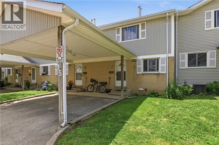255 NORTHLAKE Drive Unit# 15, Waterloo, Ontario N2V1Z2