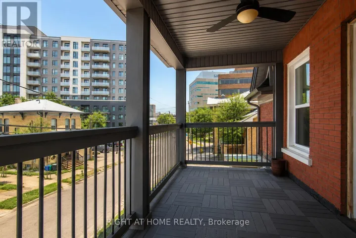 2-94 SCOTT STREET, Kitchener, Ontario N2H2R5