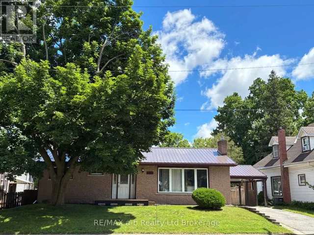 318 BROADWAY STREET, Tillsonburg, Ontario N4G3S1