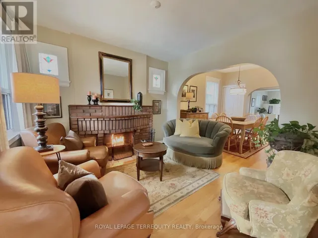 92 EILEEN AVENUE, Toronto (Rockcliffe-Smythe), Ontario M6N1V4