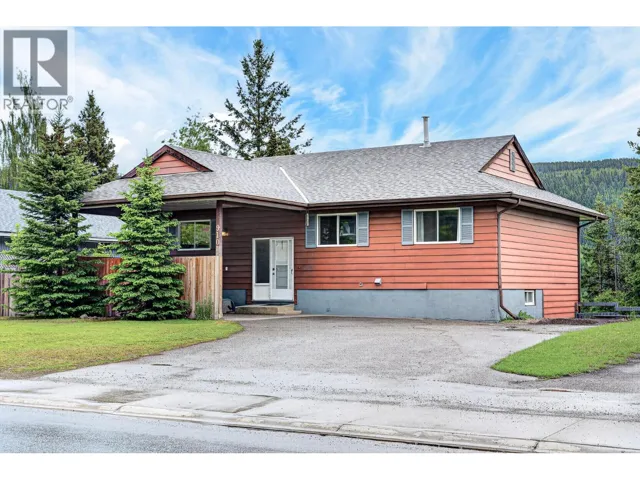 910 Alpine Way, Elkford, British Columbia V0B1H0