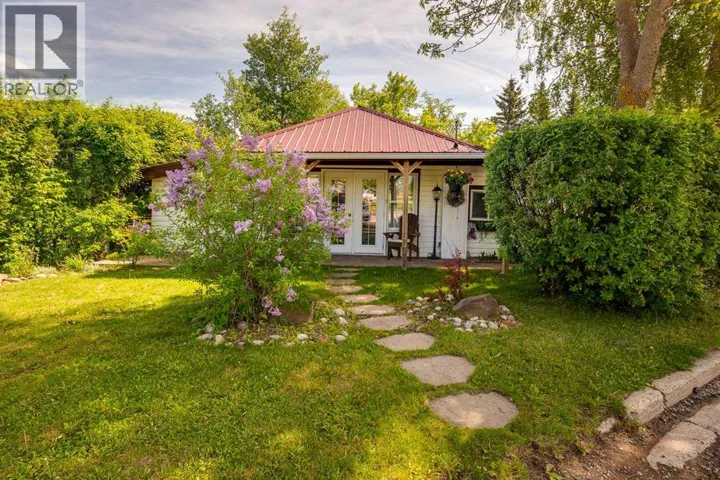 5043 51 Street, Sylvan Lake, Alberta T4S1G6