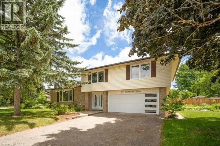 21 HALLIWELL Drive, Kitchener, Ontario N2B2M5