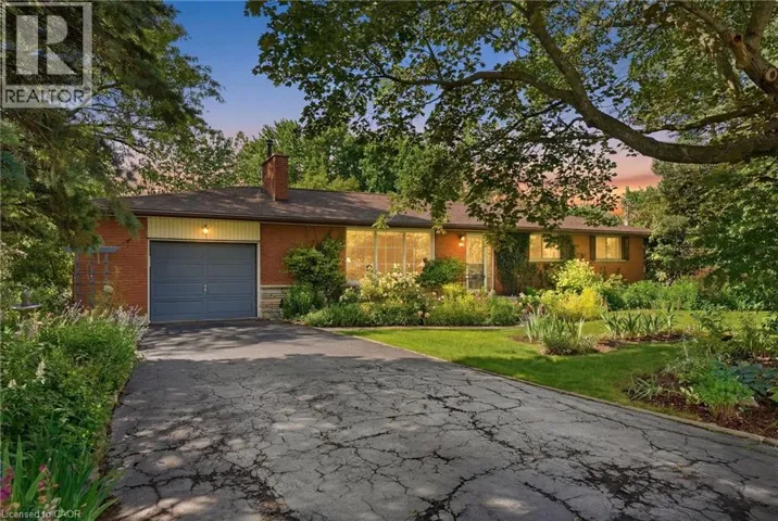 12 KEW Court, Dundas, Ontario L9H5E1