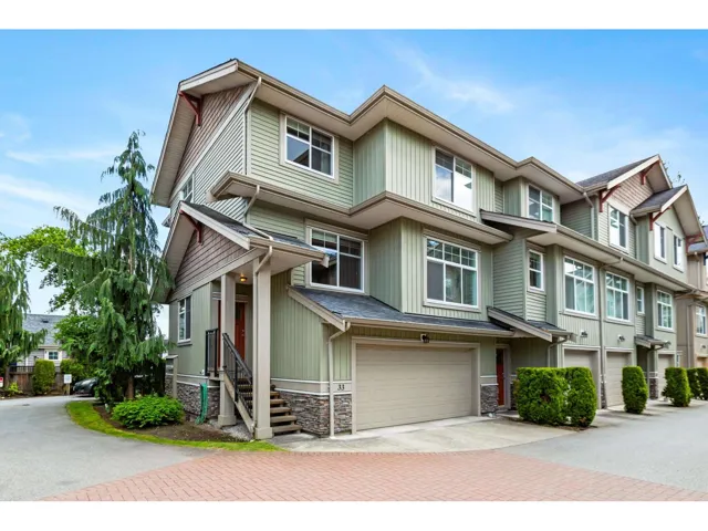 33 20966 77A AVENUE, Langley, British Columbia V2Y0K9