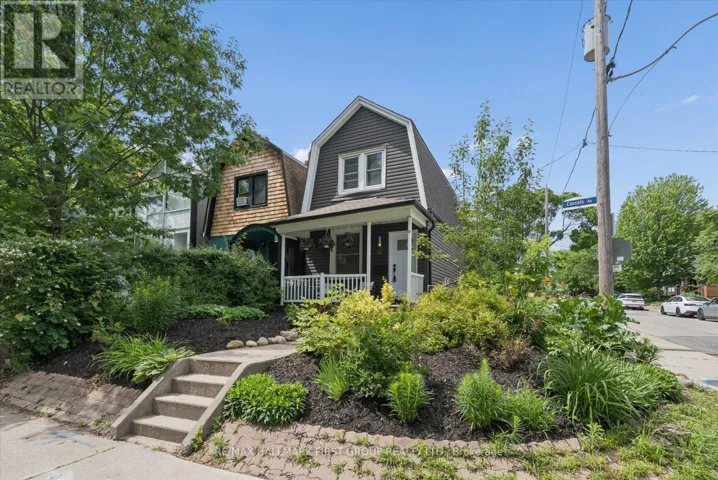 16 CASSELS AVENUE, Toronto (East End-Danforth), Ontario M4E1X8