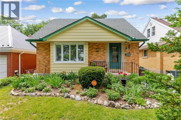 34 SIXTH Avenue, Kitchener, Ontario N2C1R1