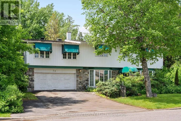 39 MOHAWK CRESCENT, Ottawa, Ontario K2H7G7