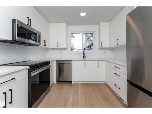 3108 142 AV NW, Edmonton, Alberta T5Y1H2