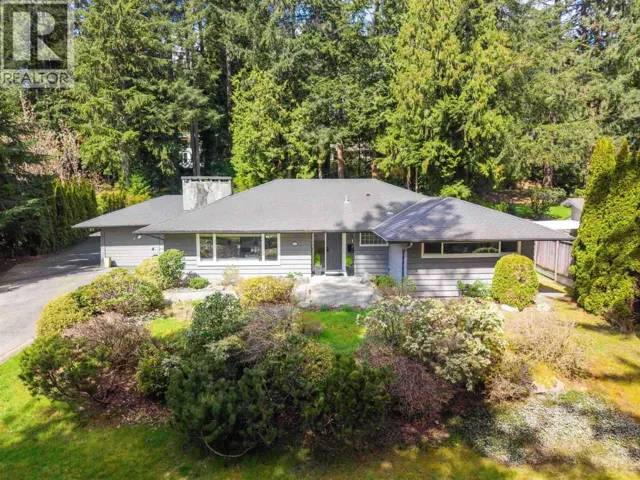 355 RABBIT LANE, West Vancouver, British Columbia V7S1J1